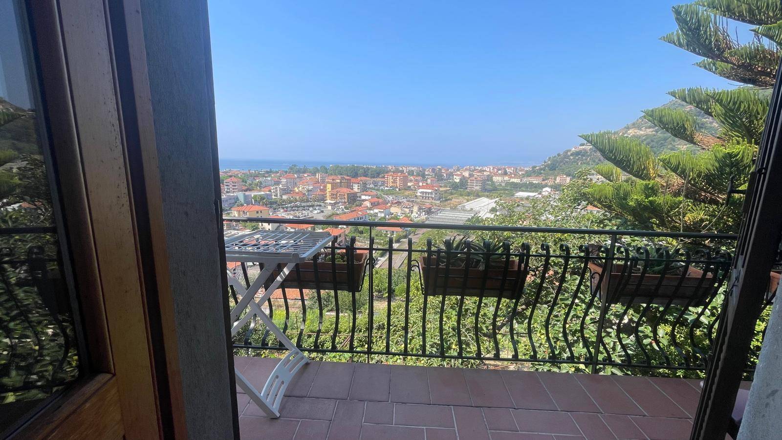 Casa semindipendente in vendita a Camporosso