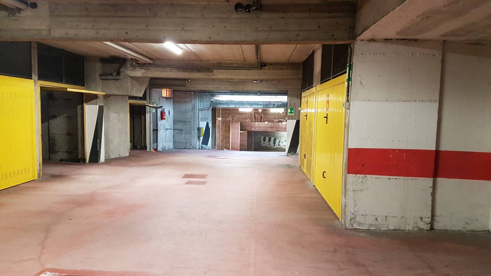 Attivit commerciale / Garage in vendita a Verbania, Intra centro
