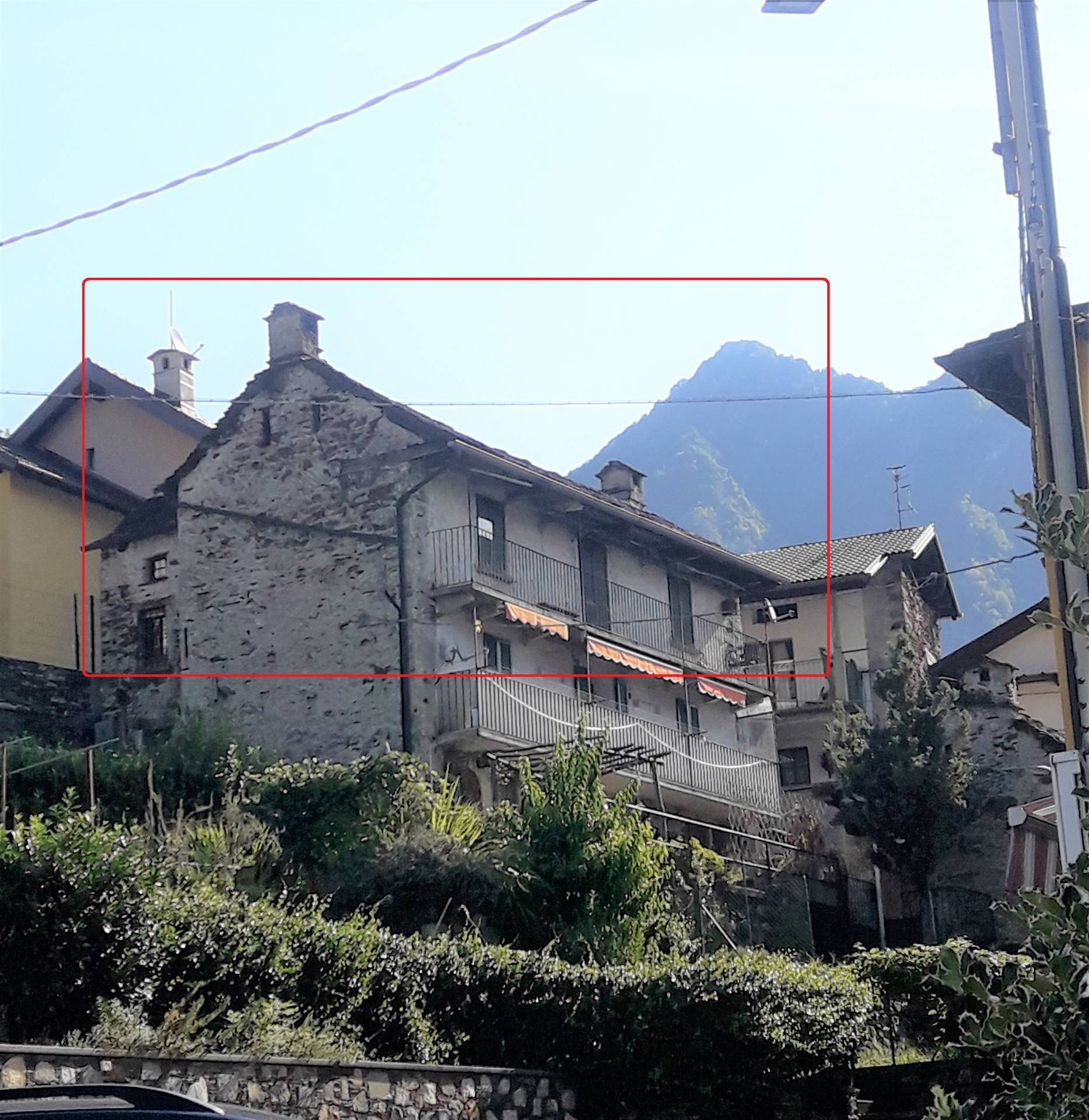 appartamento trilocale in vendita a Valle Cannobina