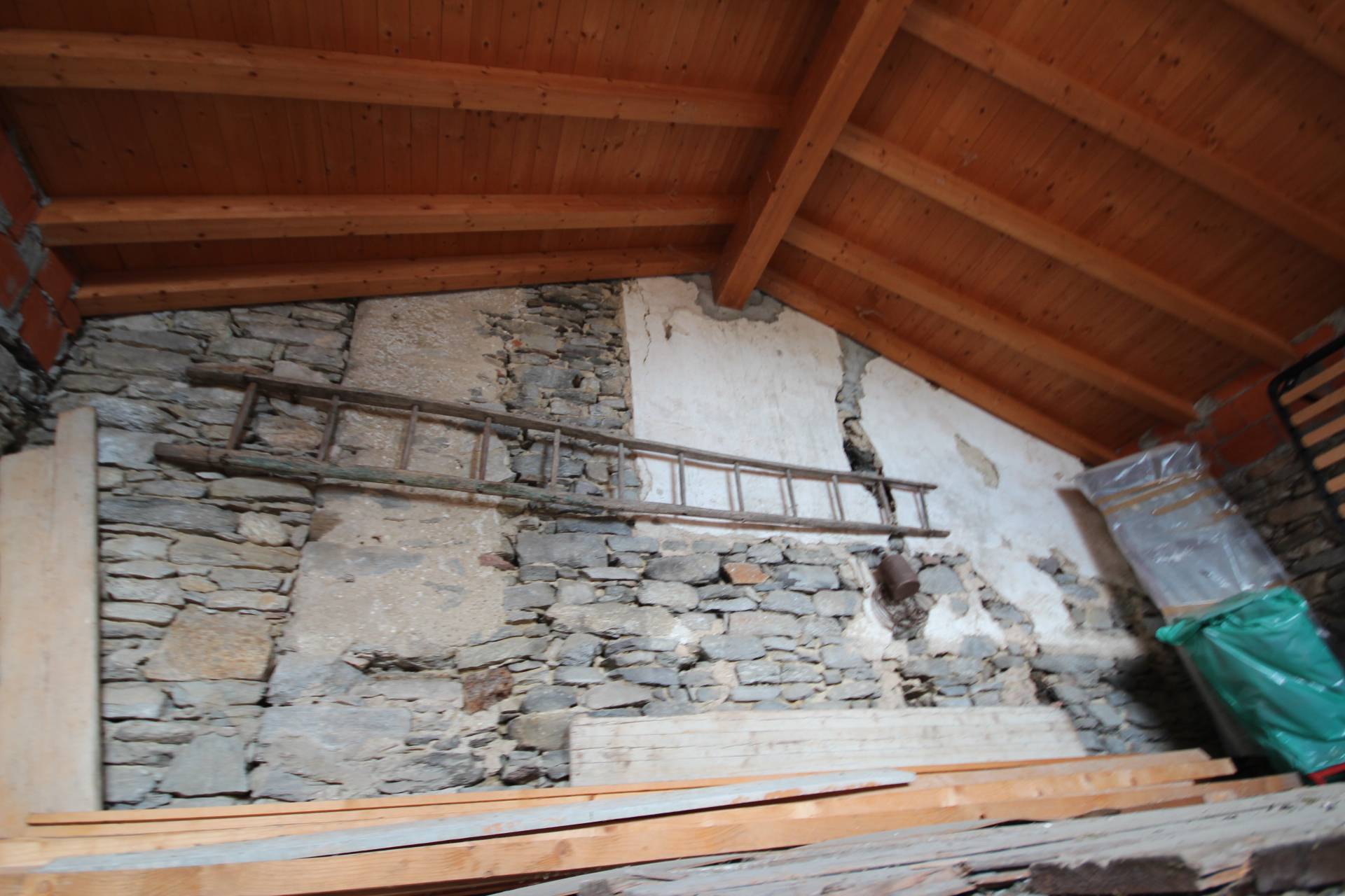 Rustico in vendita a Oggebbio, Piazza