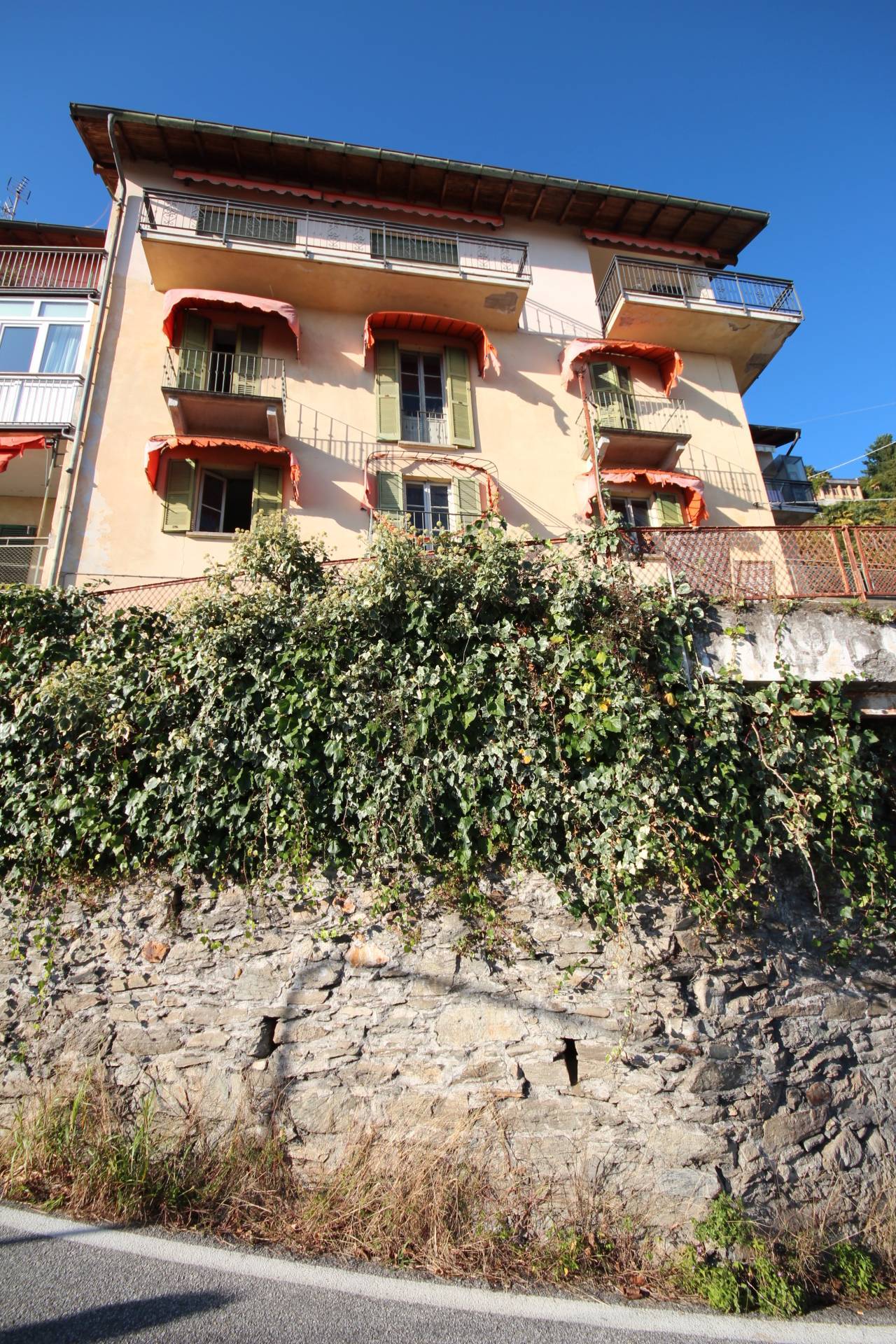 appartamento trilocale in vendita a Cannero Riviera