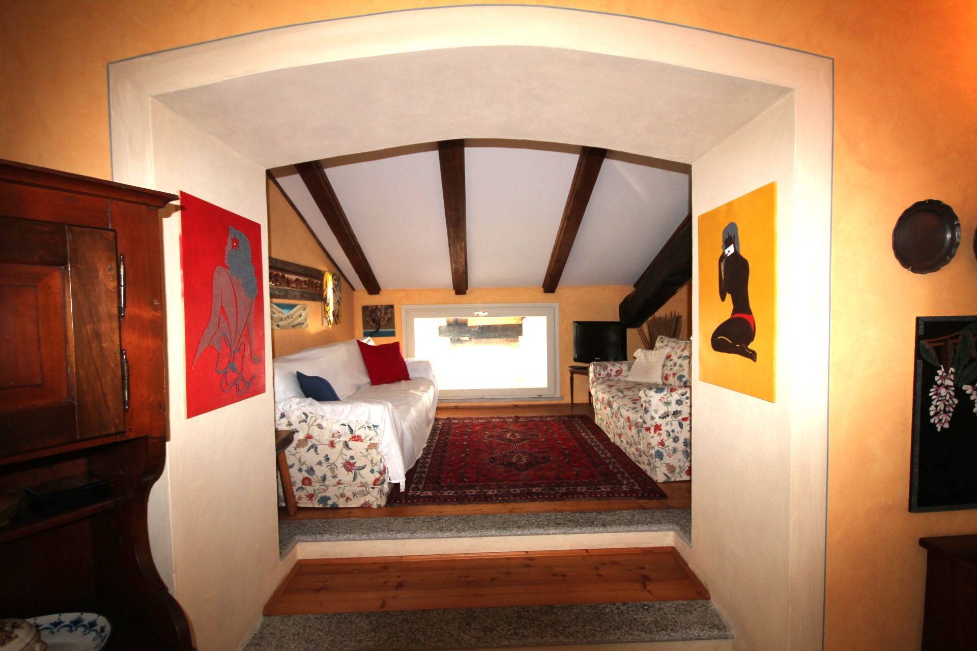 appartamento trilocale in vendita a Cannobio