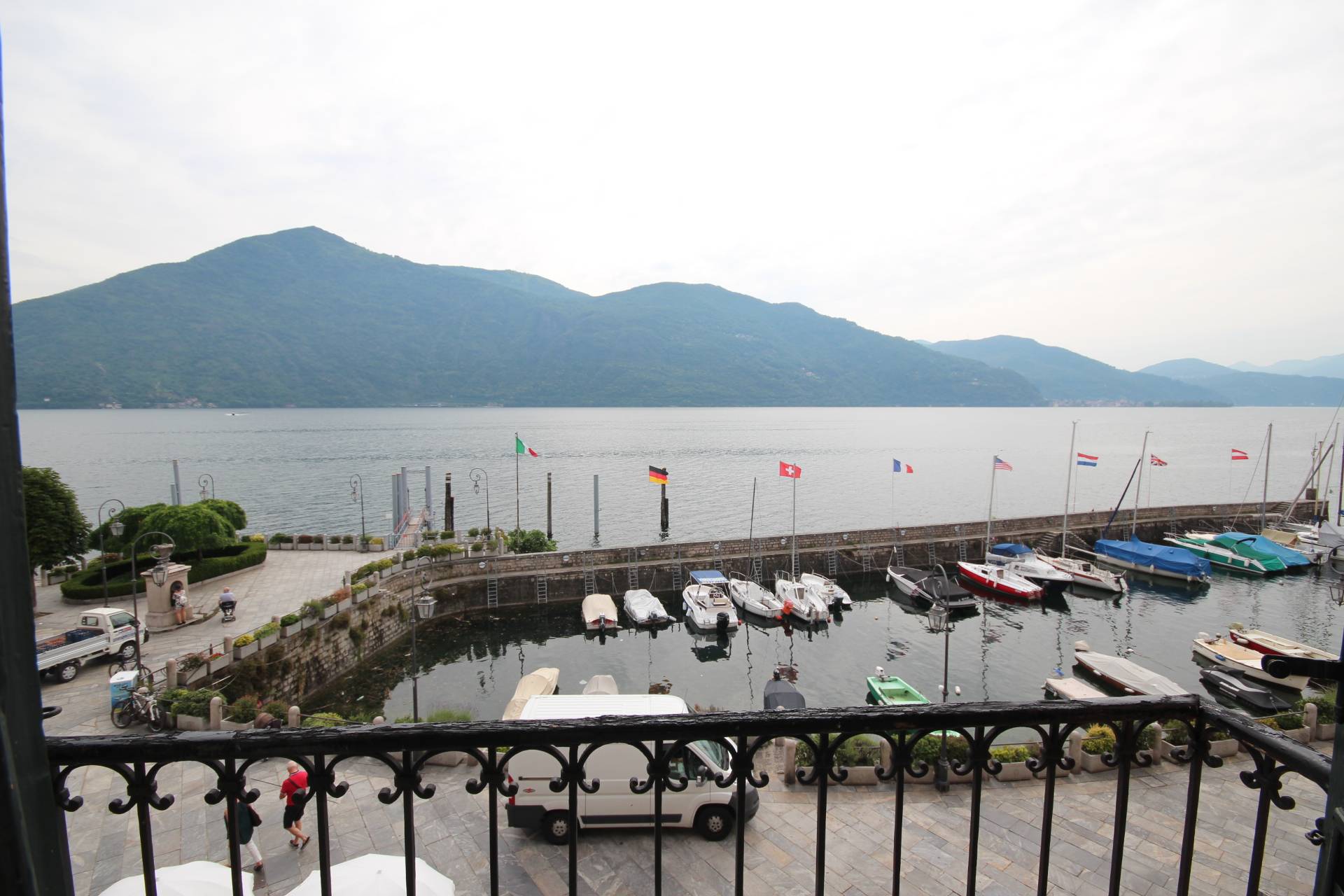 appartamento trilocale in vendita a Cannobio