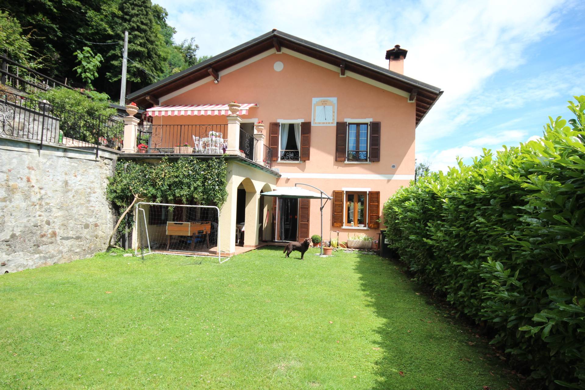 appartamento trilocale in vendita a Cannobio, S.Bartolomeo