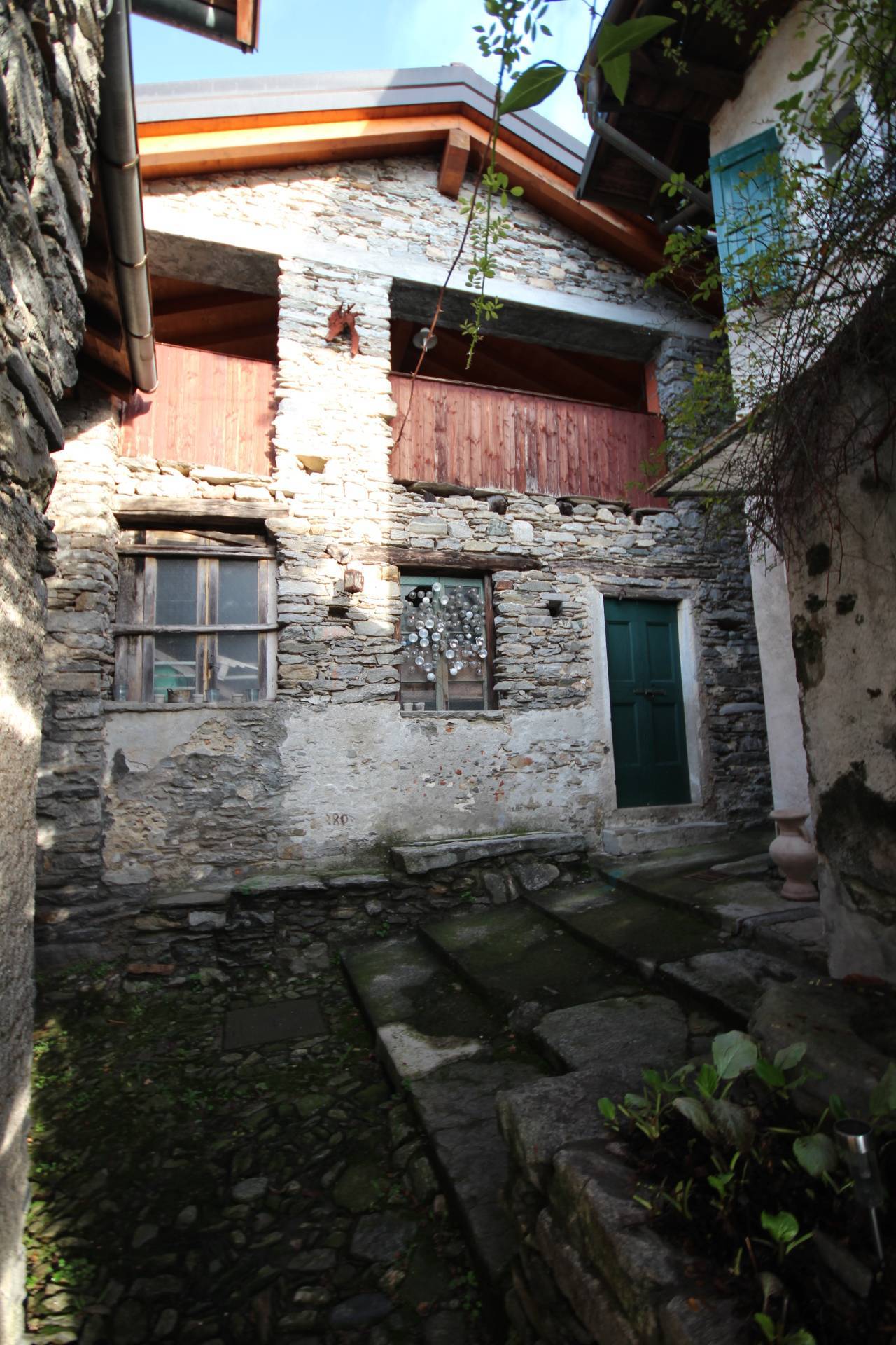 Rustico in vendita a Oggebbio, Piazza