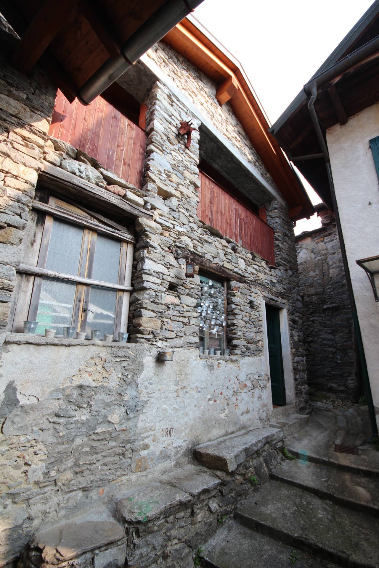 Rustico in vendita a Oggebbio, Piazza