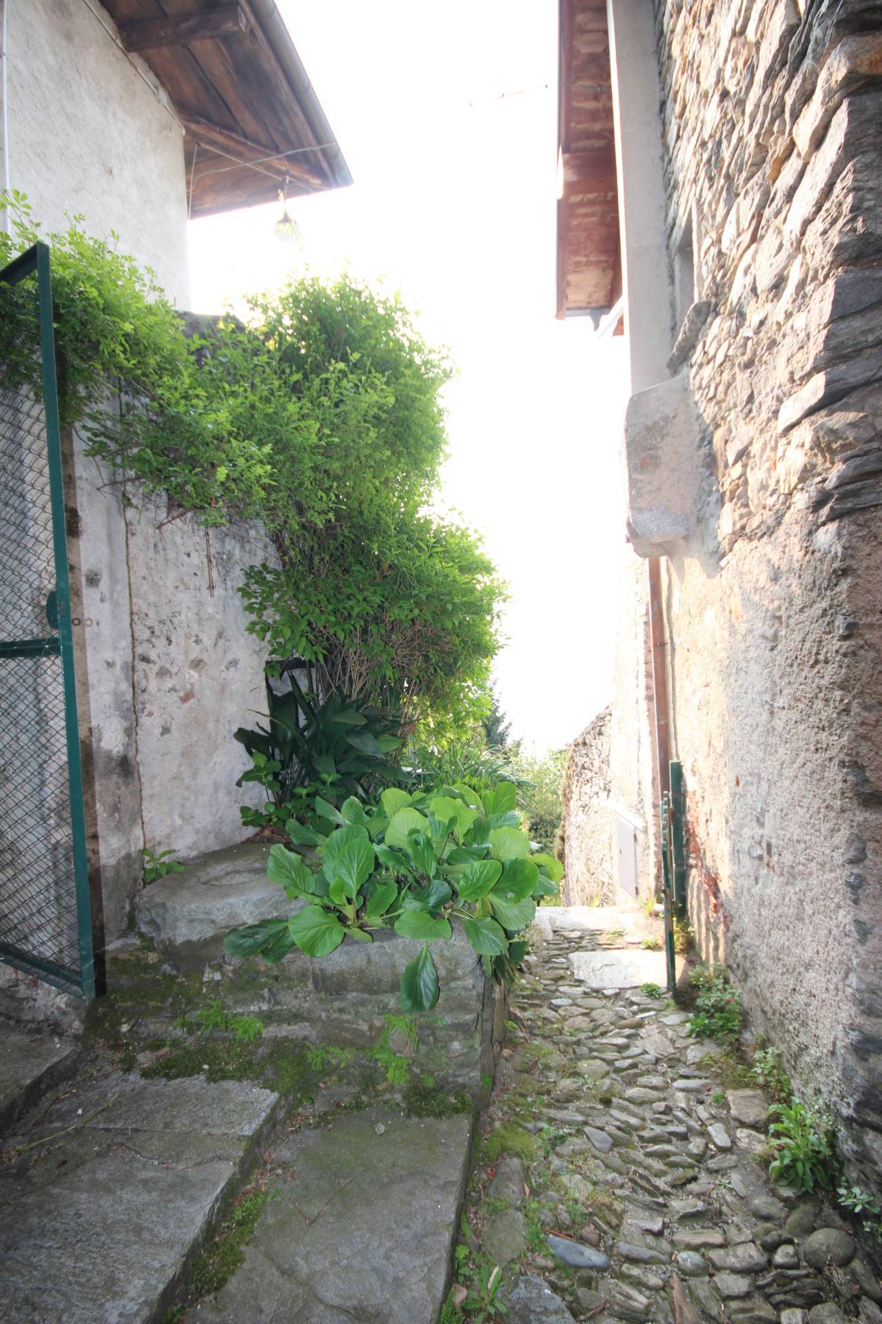 Rustico in vendita a Oggebbio, Piazza