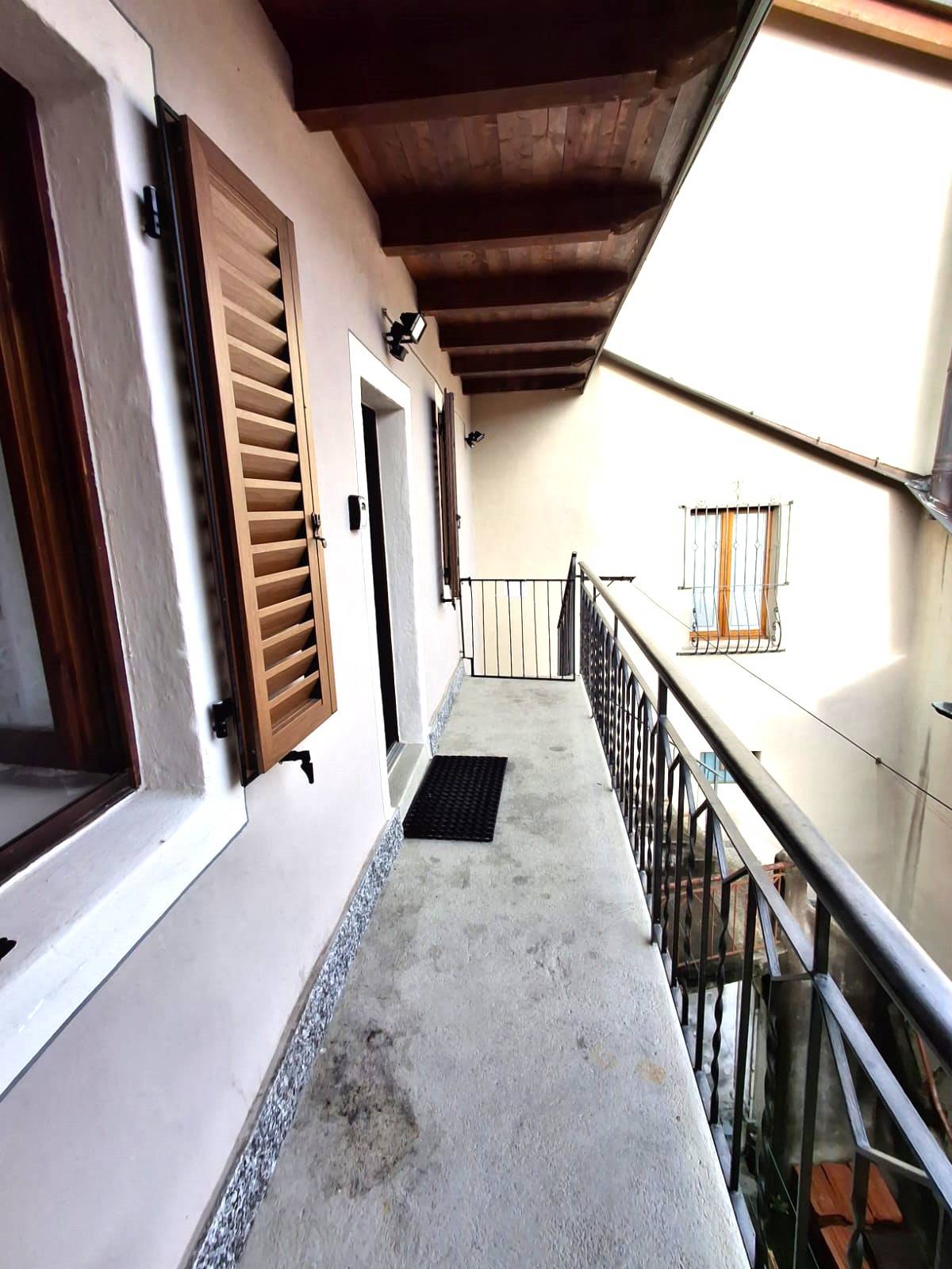 appartamento trilocale in vendita a Cannobio