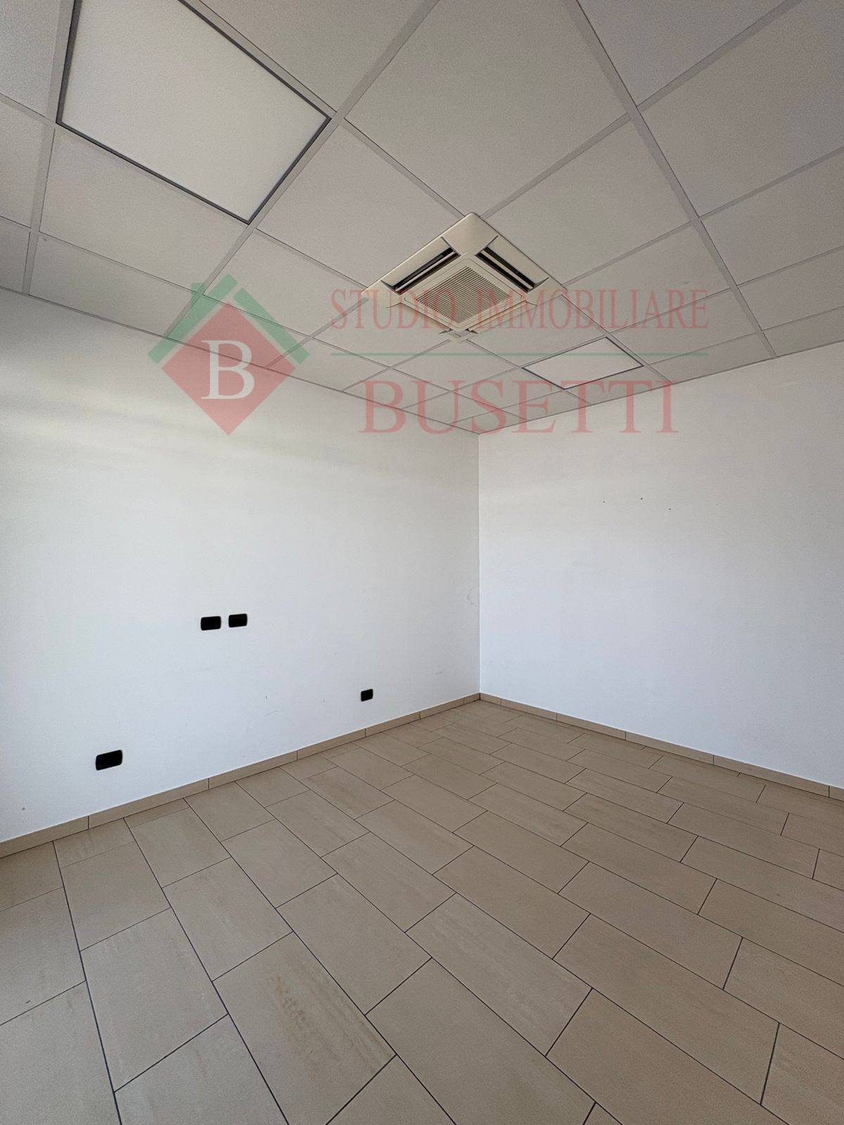 Negozio Studio Ufficio in affitto a Lavena Ponte Tresa