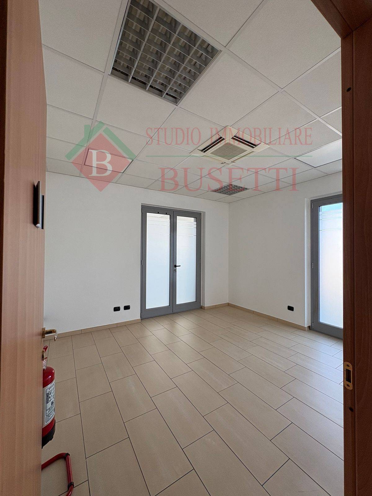 Negozio Studio Ufficio in affitto a Lavena Ponte Tresa