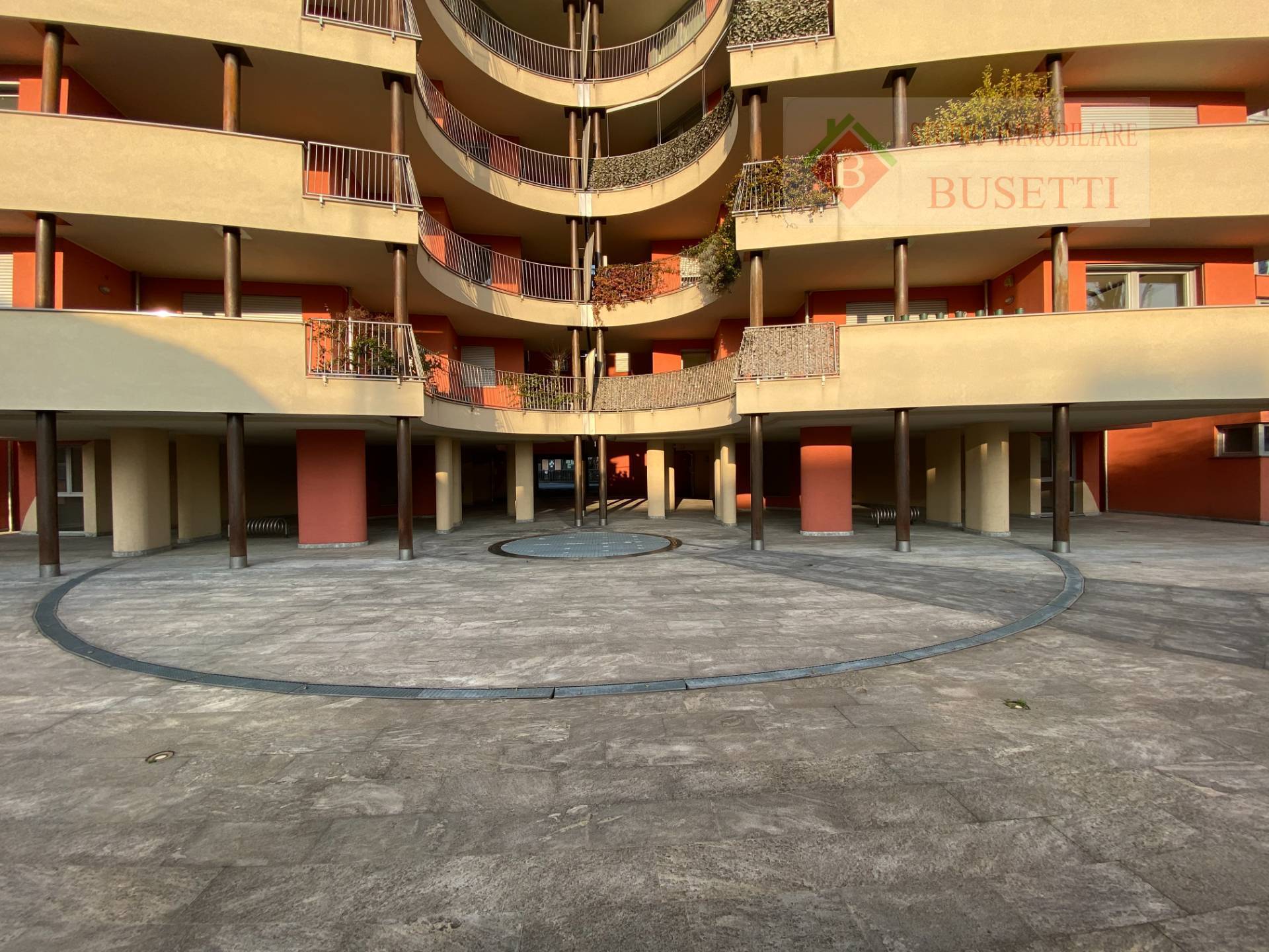 Box o garage in vendita a Legnano, Centro