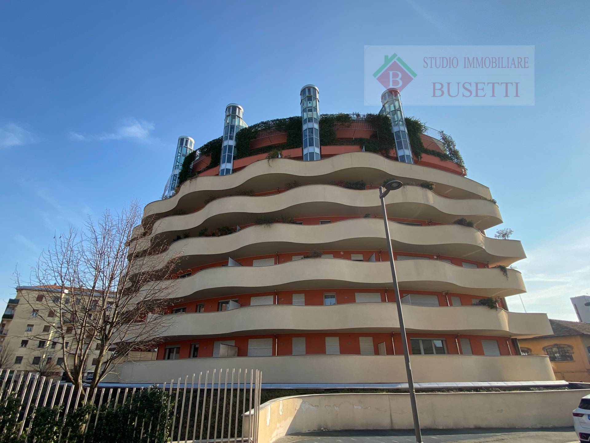 Box o garage in vendita a Legnano, Centro
