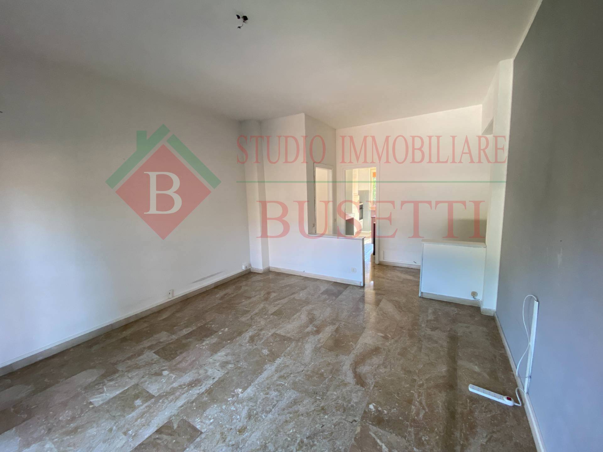 Appartamento in vendita a Legnano, Piscina