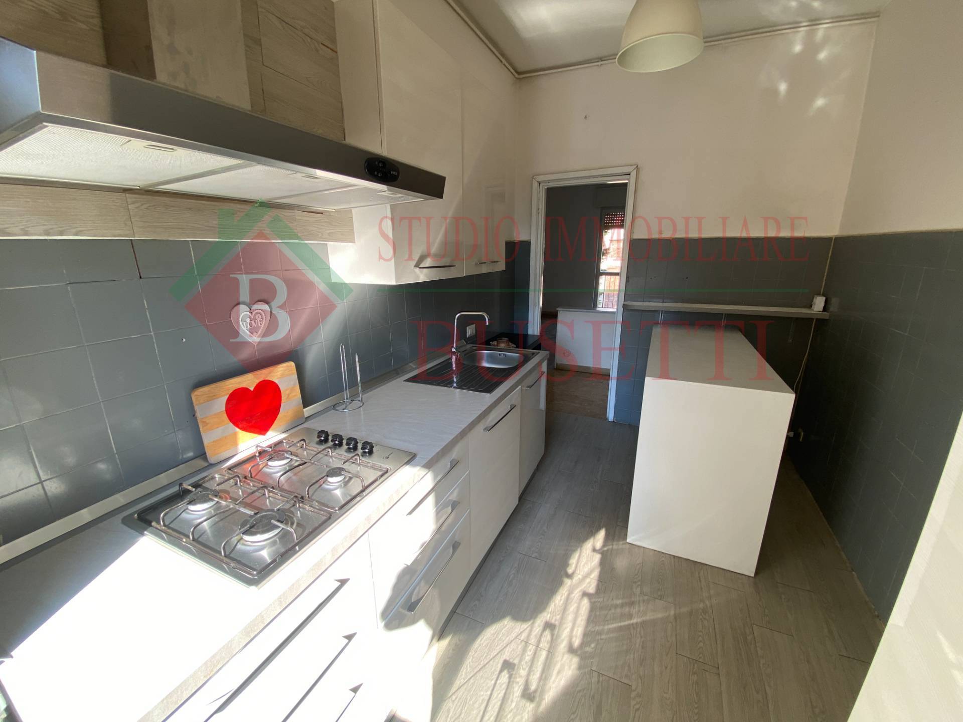 Appartamento in vendita a Legnano, Piscina