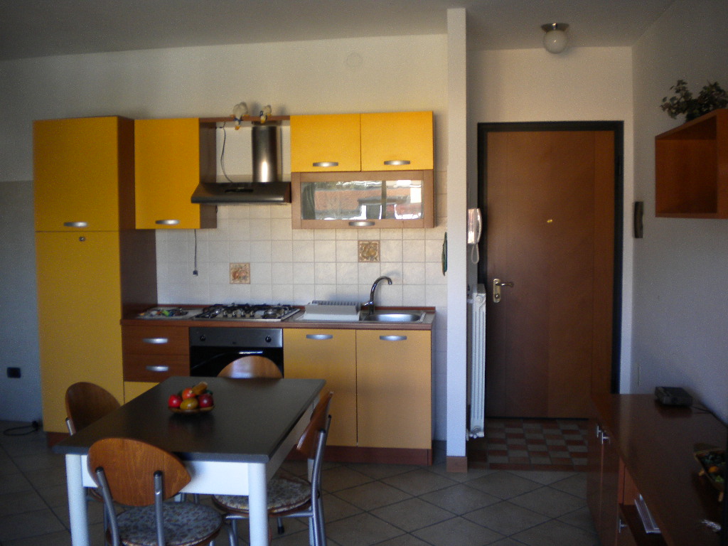 Appartamento in affitto a Legnano, Flora