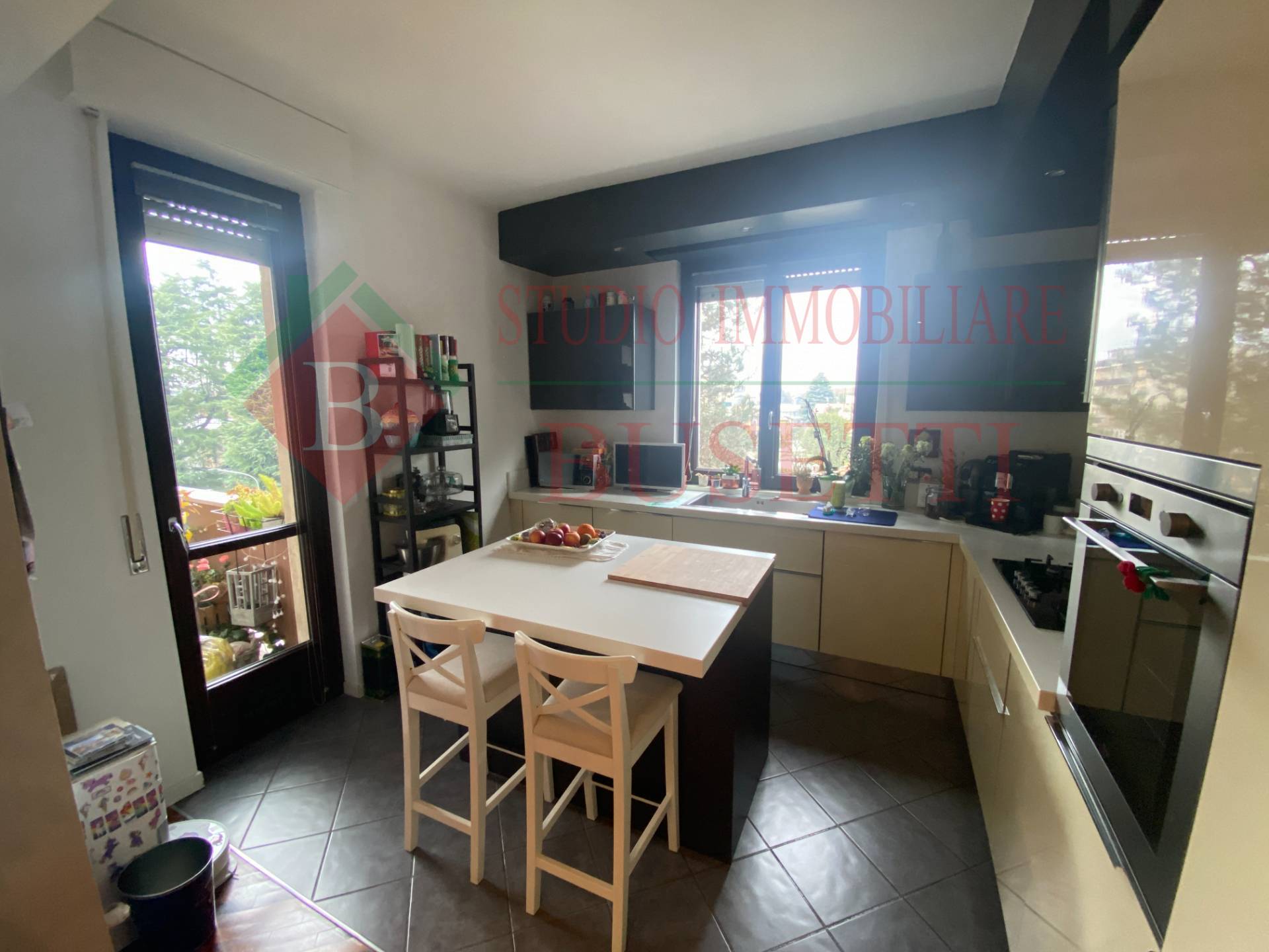 Appartamento in vendita a Legnano, Oltrestazione