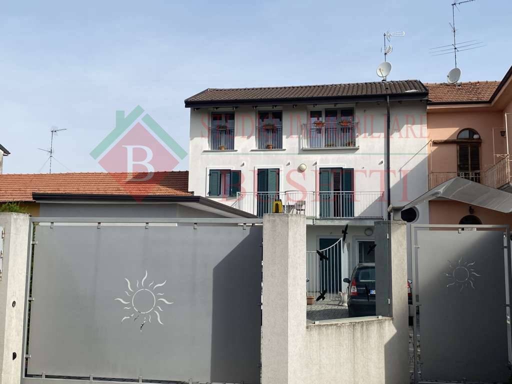 Stabile in vendita a Busto Arsizio, Borsano