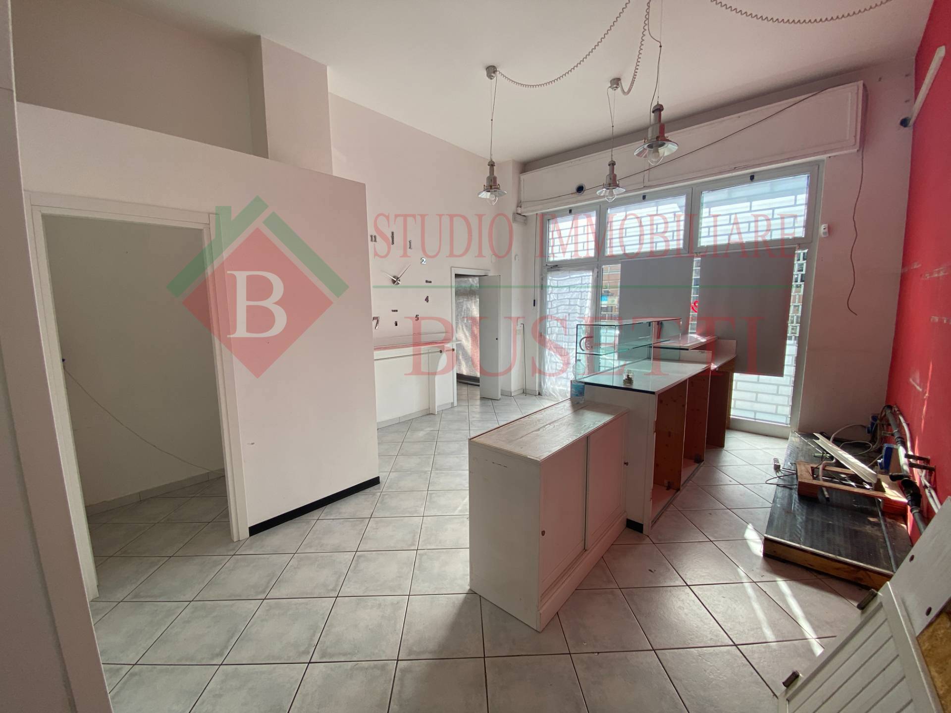 Negozio Studio Ufficio in affitto a Cerro Maggiore