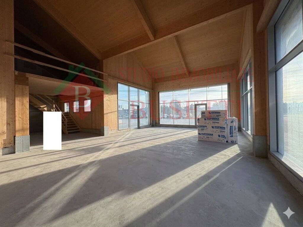 Negozio in affitto a Ispra