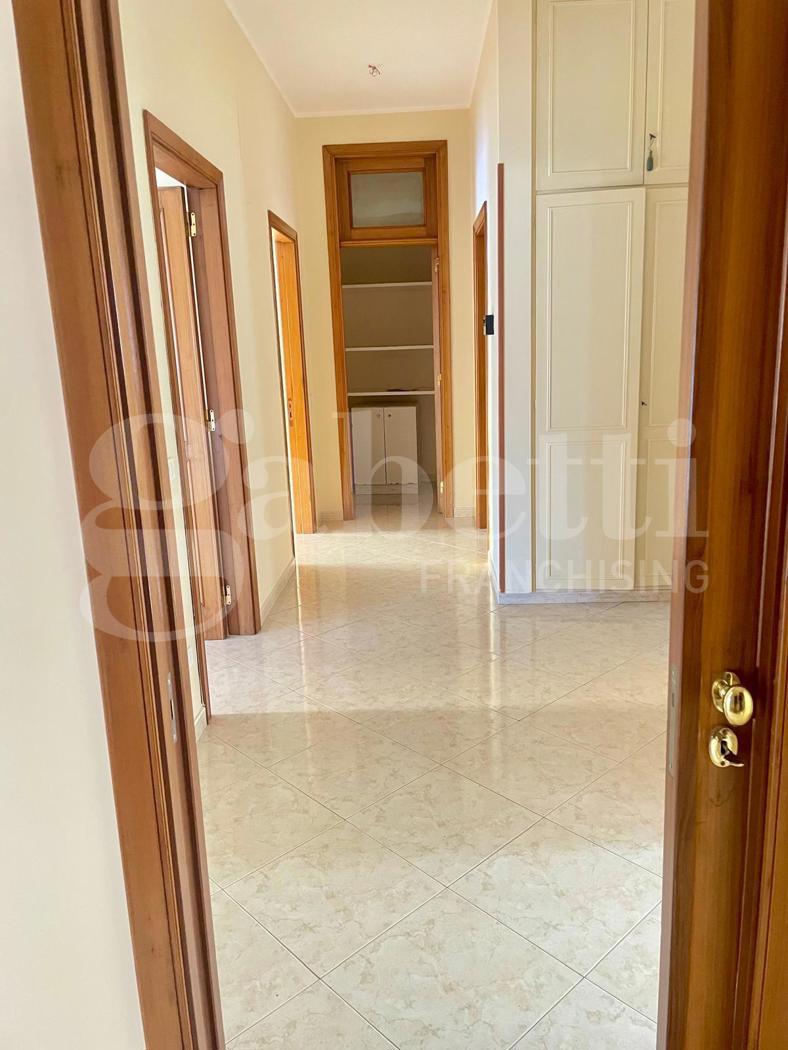 Quadrilocale in affitto a Barletta