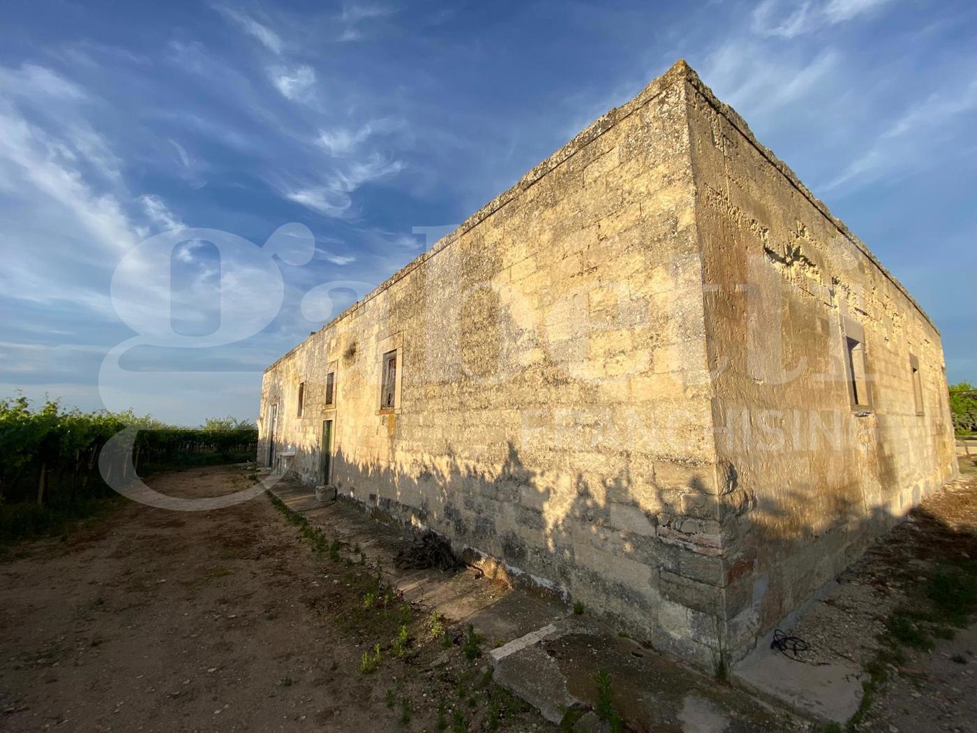 Rustico con giardino a Barletta