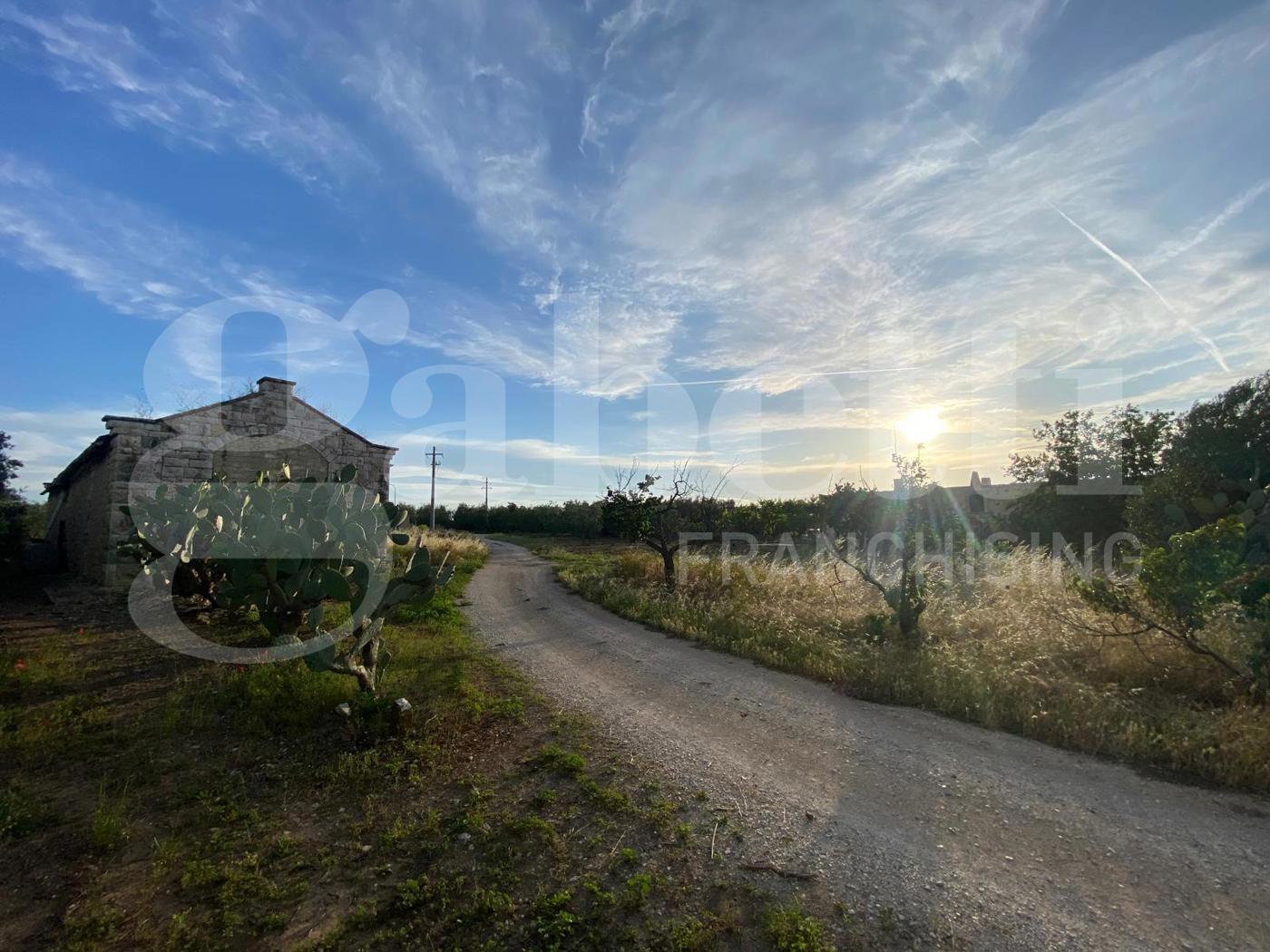 Rustico con giardino a Barletta
