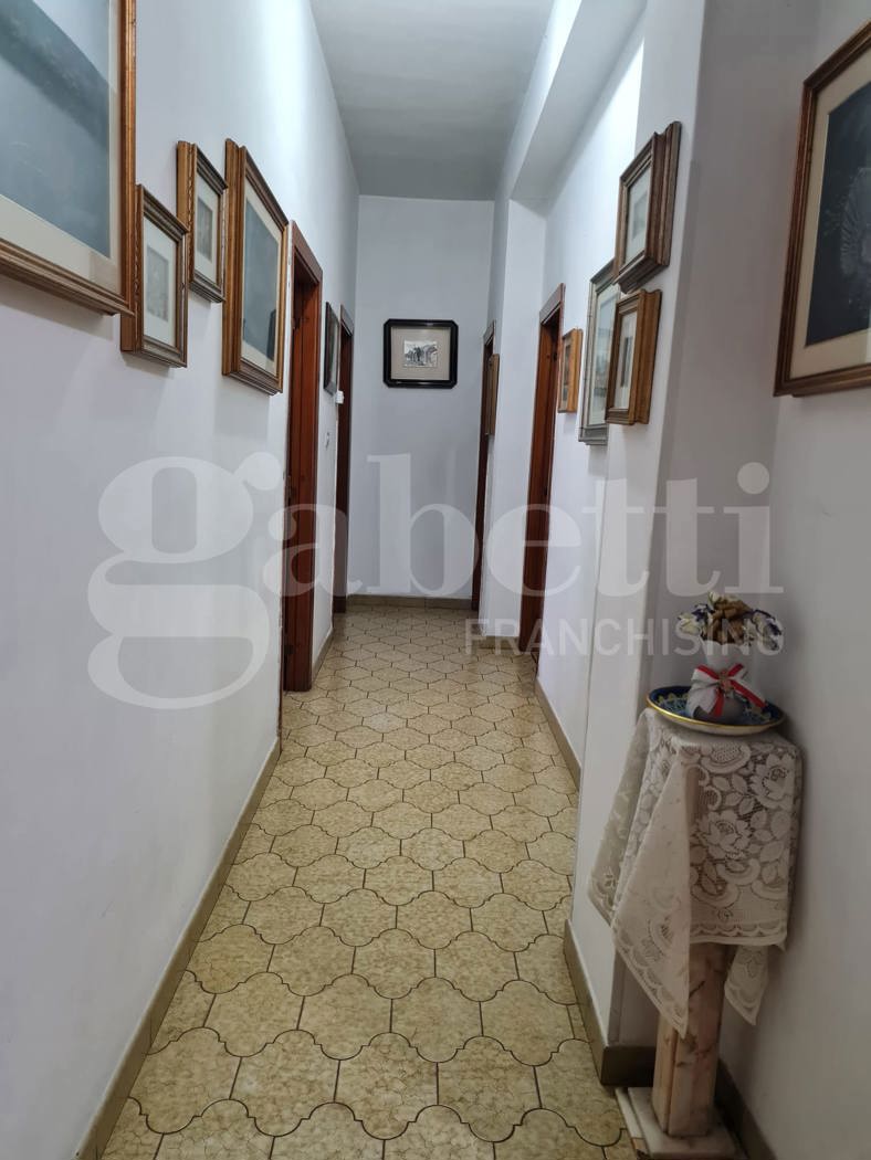 Trilocale da ristrutturare a Barletta