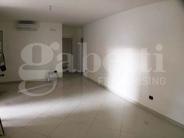 Trilocale in affitto a Barletta