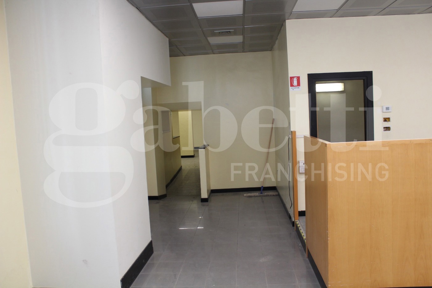 Negozio in vendita a Carapelle