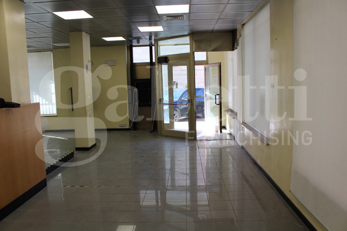 Negozio in vendita a Carapelle