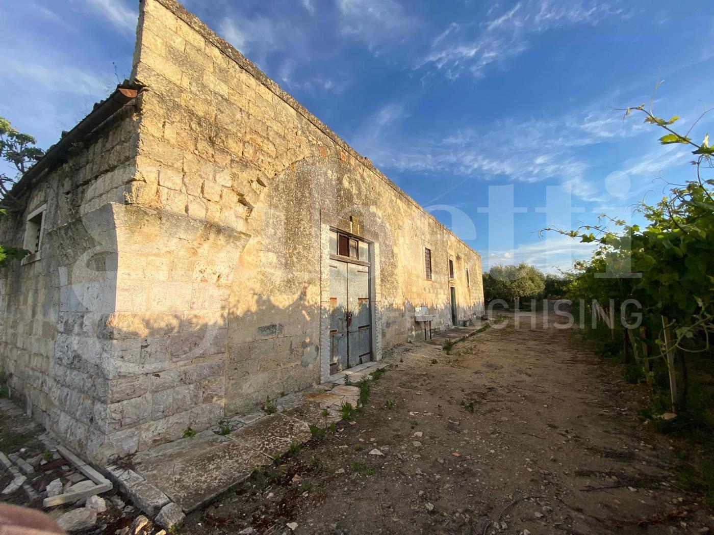 Rustico con giardino a Barletta