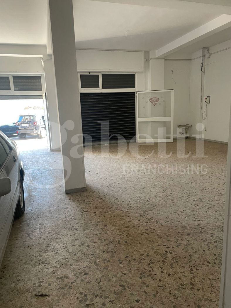 Negozio in affitto a Barletta