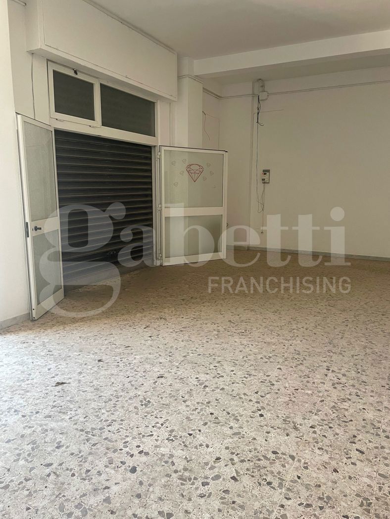 Negozio in affitto a Barletta
