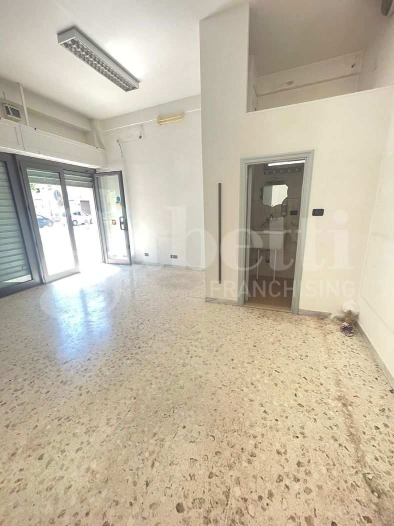 Negozio in vendita a Barletta