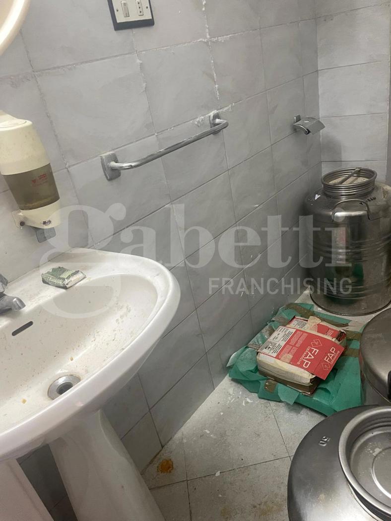 Vendita Appartamento monolocale in vendita da ristrutturare a Barletta - Vista 3