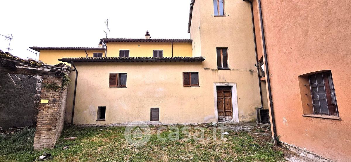 Casa indipendente da ristrutturare a Foligno