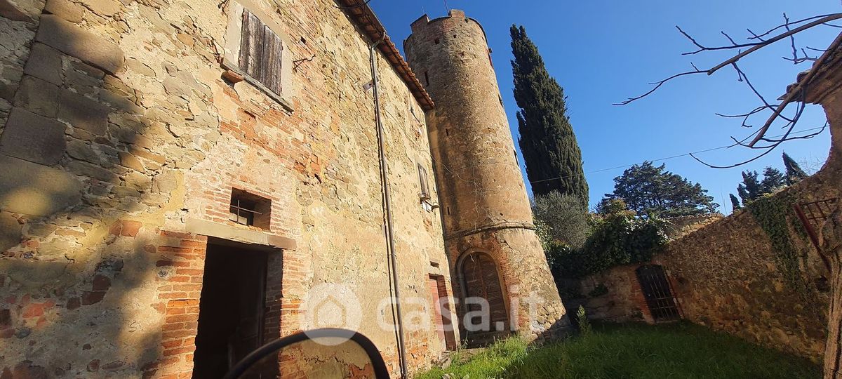 Casa indipendente da ristrutturare a Passignano sul Trasimeno
