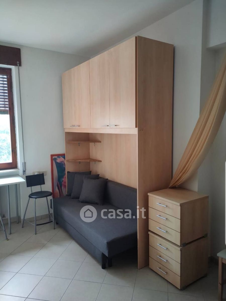Monolocale arredato in affitto a Perugia