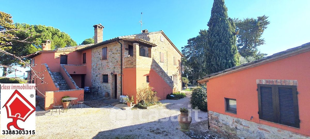 Attivit� commerciale in vendita a Castiglione del Lago