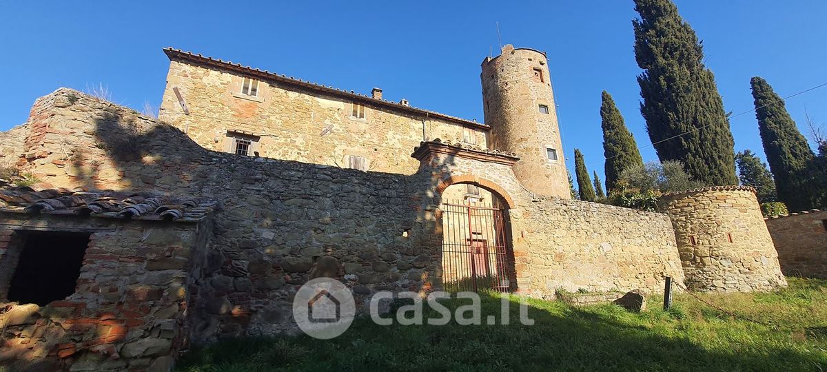 Casa indipendente da ristrutturare a Passignano sul Trasimeno