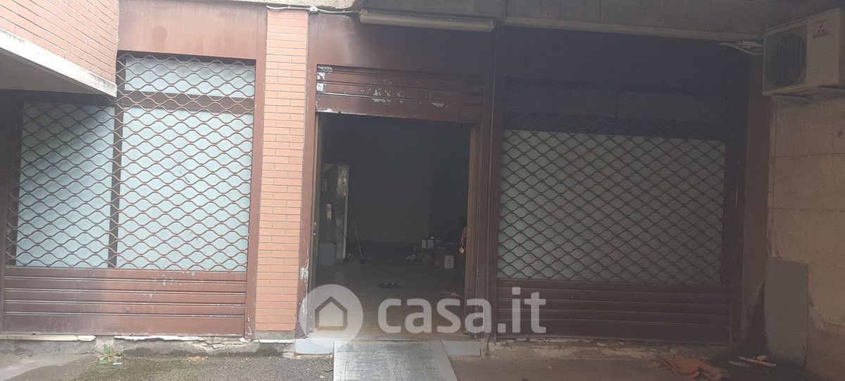 Locale commerciale in affitto a Perugia