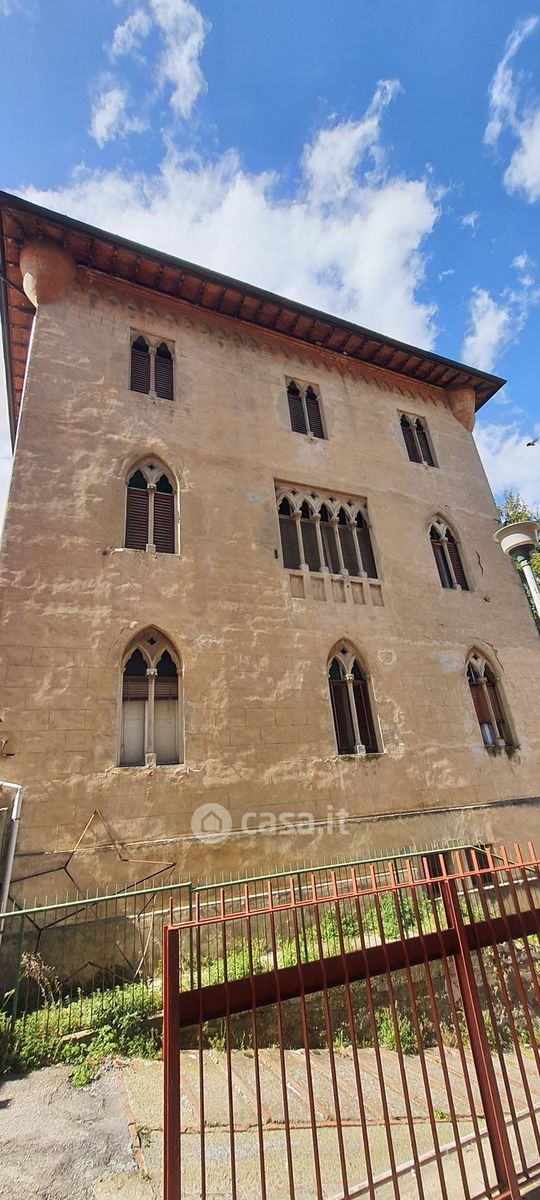 Villa da ristrutturare a Perugia