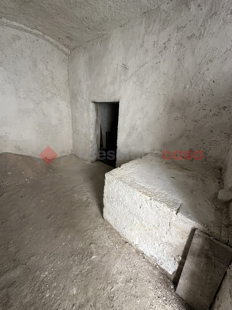 Magazzino in vendita a Itri