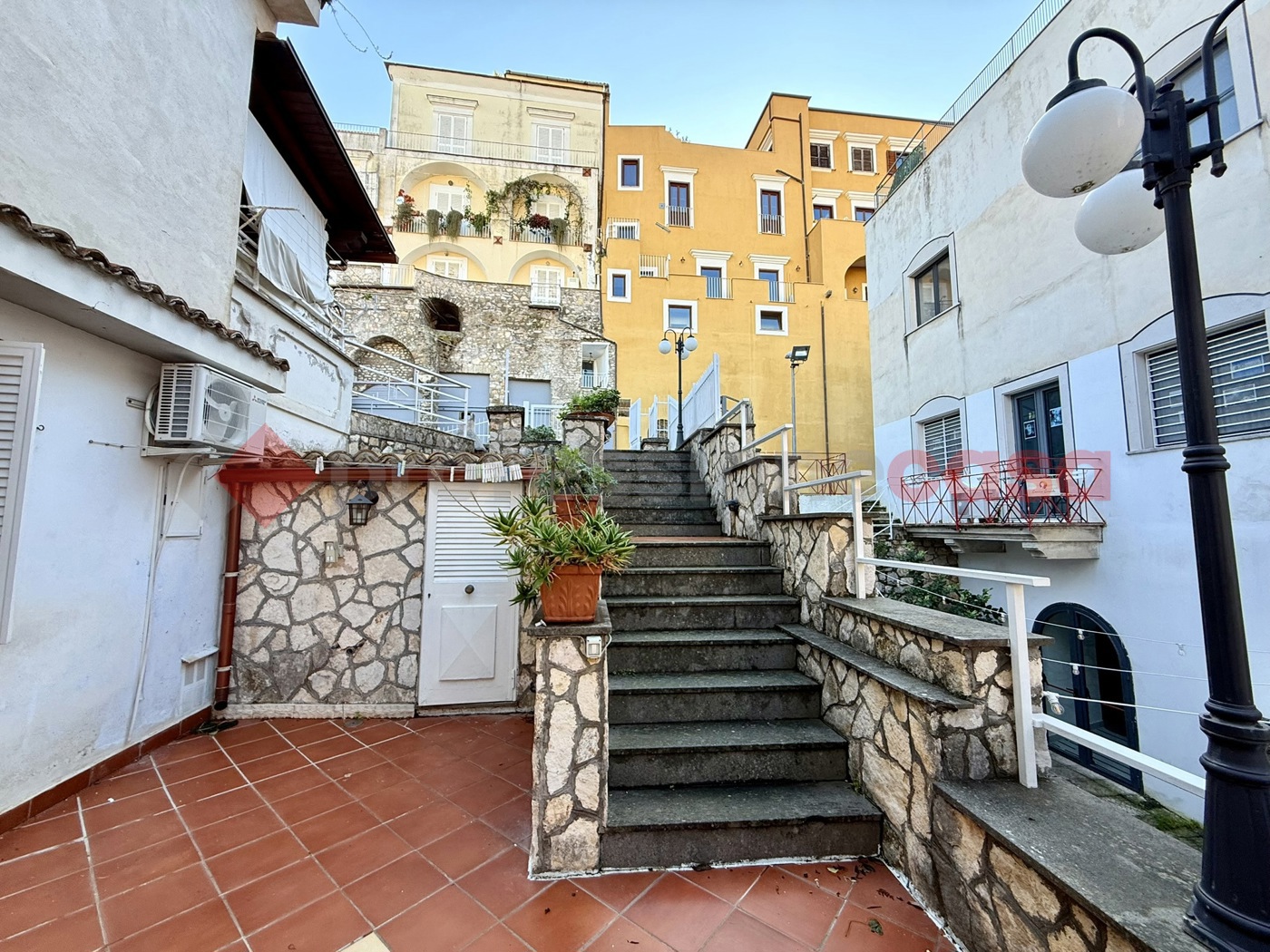 Trilocale con box a Gaeta