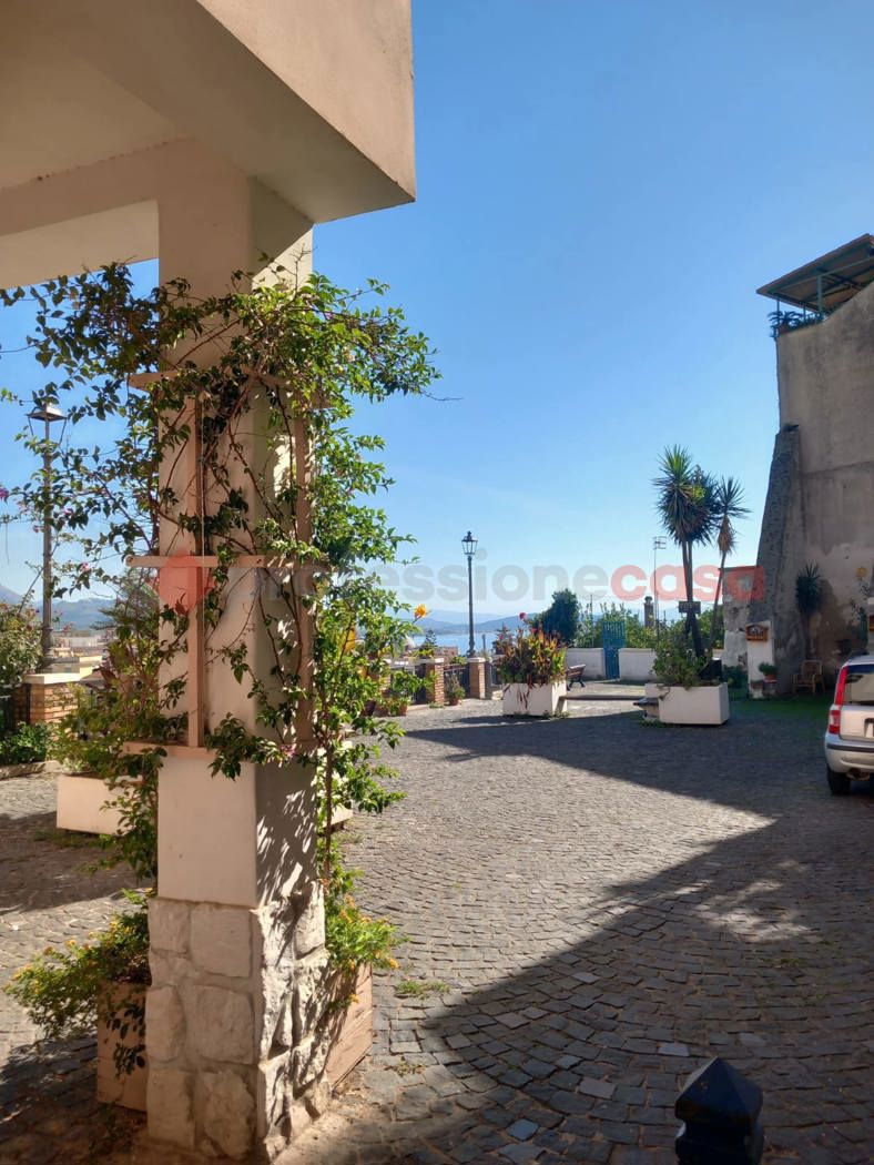 Monolocale arredato in affitto a Formia