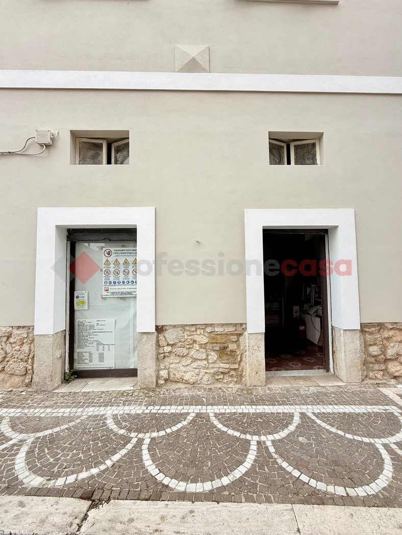 Negozio in affitto a Gaeta