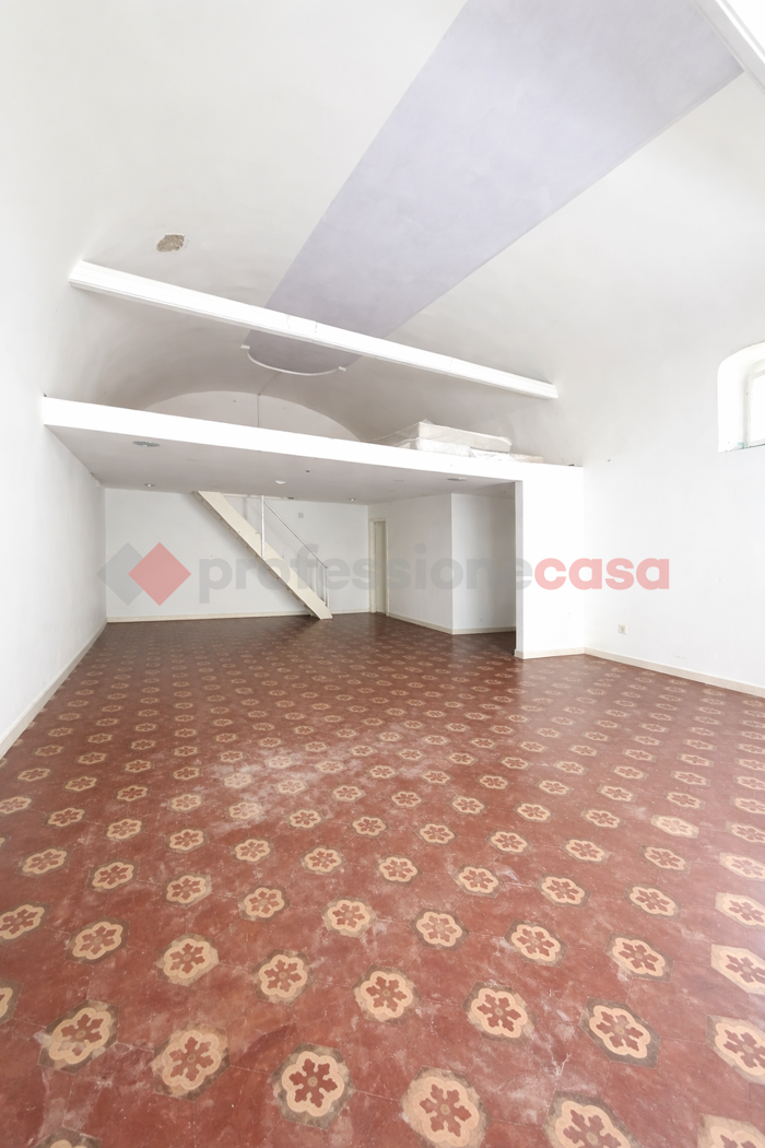 Negozio in affitto a Gaeta