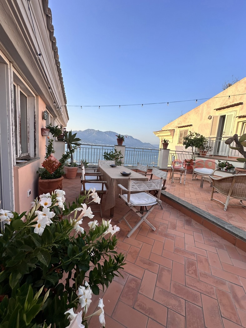 Quadrilocale arredato in affitto a Gaeta