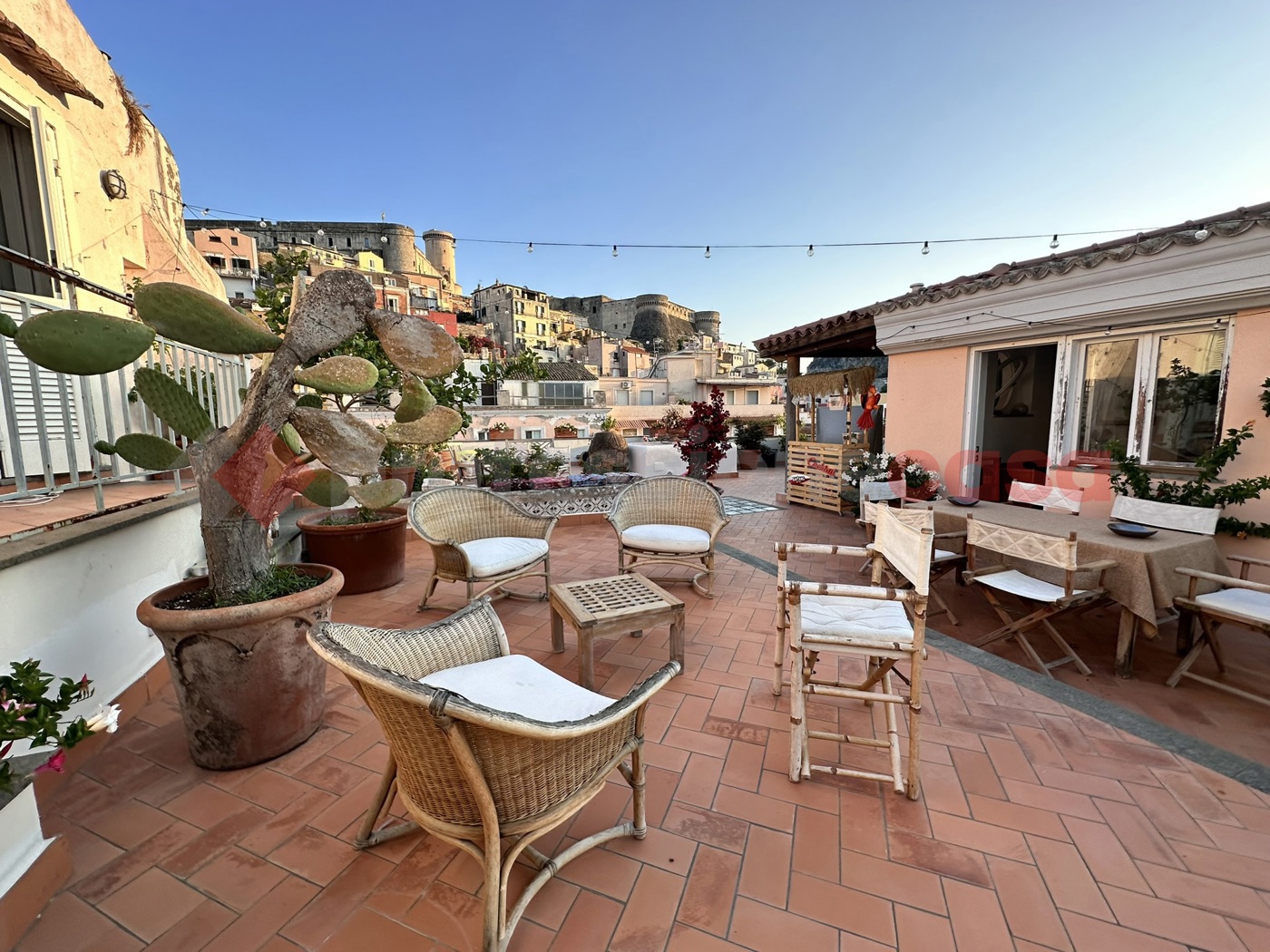 Quadrilocale arredato in affitto a Gaeta