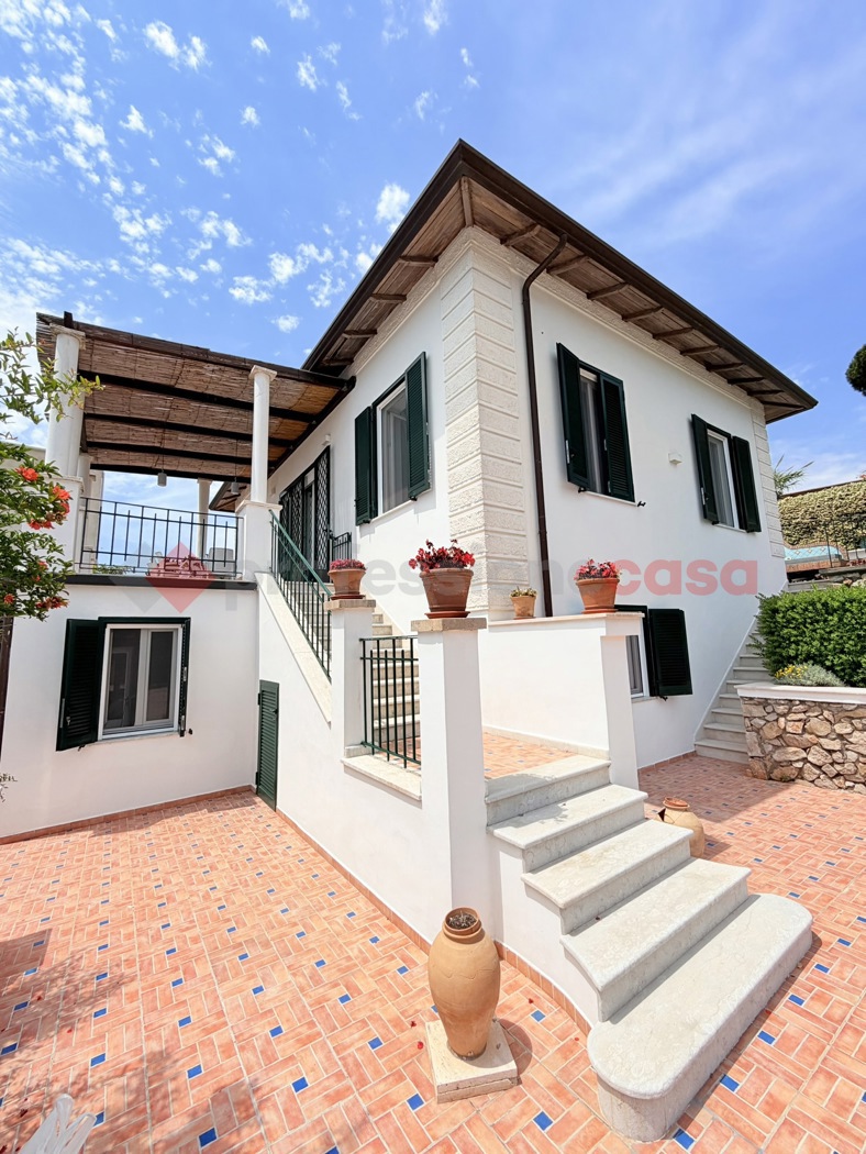 Villa in vendita a Gaeta
